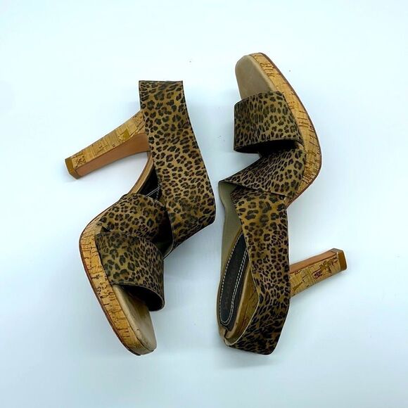 Matisse Roosevelt Strappy Open Toe Sandal - Picture 1 of 8